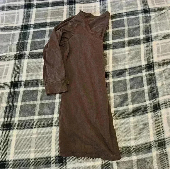Gap, Women's size medium, brown, half sleeve, scoop neck, blouse - Picture 8 of 9